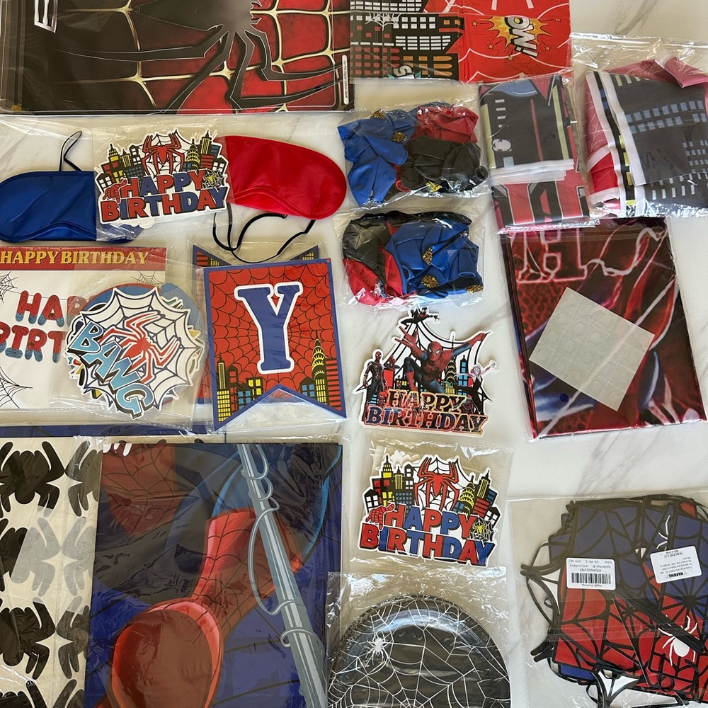 Spider-Themed Birthday Party Supplies Set bundle 2